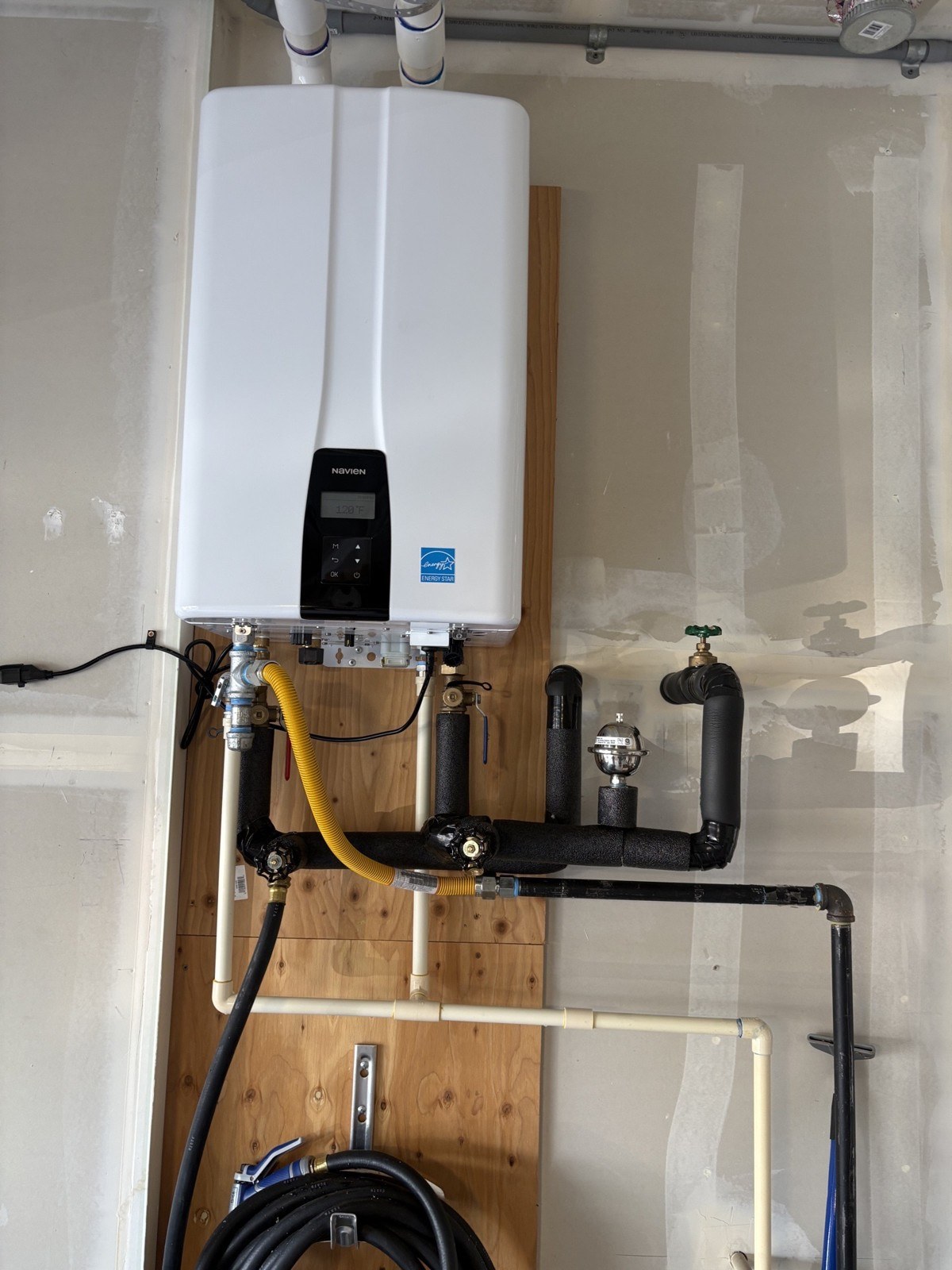 How Long Does a Water Heater Last? Eastside and Valley Answers